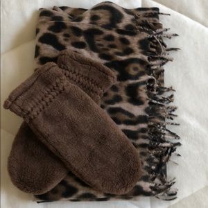 ❌ SOLD New! Cheetah Blanket Scarf and Mittens